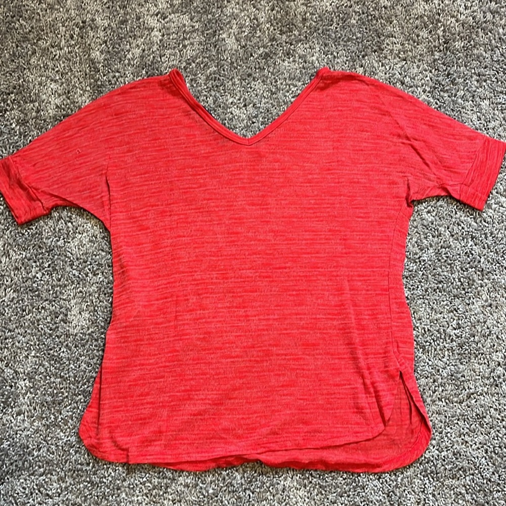 Red shirt - Picture 2 of 3